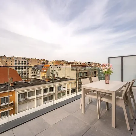 Stylish With Spacious Terrace