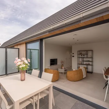 アパート Stylish With Spacious Terrace ミデルケルケ
